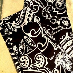 Chico’s Jeans Black & White 1.5 Ankle NWOT